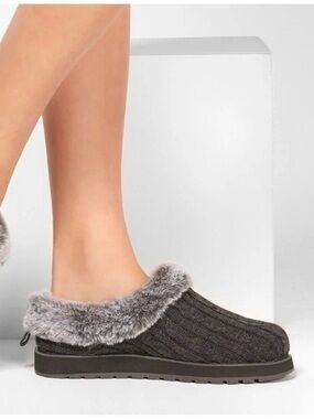 Skechers Bob’s Keepsake Charcoal Gray Faux-Fur Lined Slip-On Slippers. 8.5. NWT